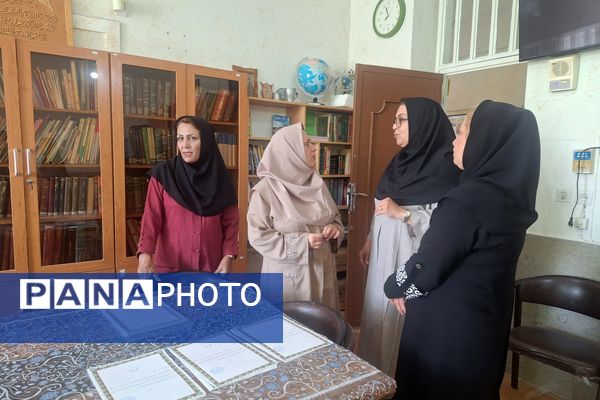 تقدیر از مدیر، کادر آموزشی و پرورشی آموزشگاه پویش ناحیه ۳شیراز 