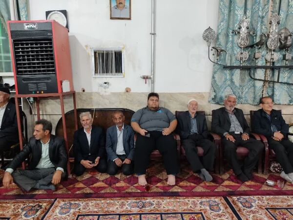 اولین نشست فعالان قرآنی، فرهنگی و هنری در روستای نامن شهرستان داورزن 