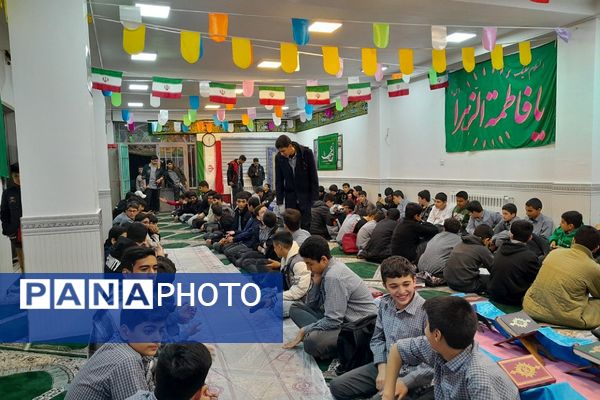 محفل انس با قرآن کریم در دبیرستان تهرانی باقرشهر