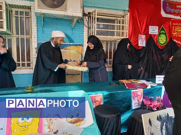 برگزاری رویداد "هفته ماها" در دبیرستان پاینده اهواز