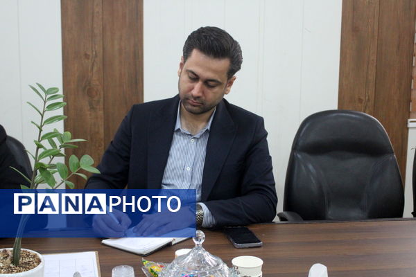 سلسله نشست‌های هفتگی افق تربیت شهرستان کنگان