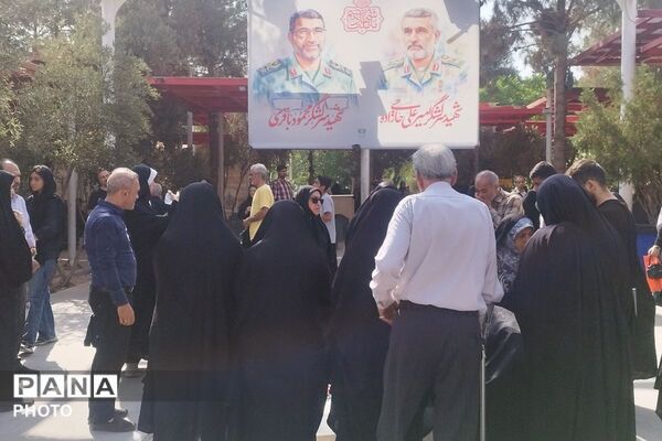 عشق به وصال محبوب و معشوق در زیباترین شکل خود، در گلزار شهدای تهران