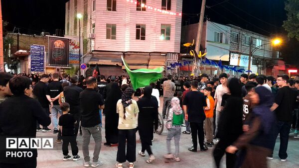 شبی دیگر از مراسم عزاداری شب‌های دهه اول محرم در شهرستان درگزین با حضور هیات عزاداران