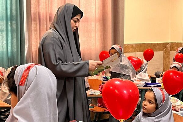 جشن شکوفه‌ها در مدارس بهارستان‌دو؛ آغاز سفری تازه برای کلاس اولی‌ها