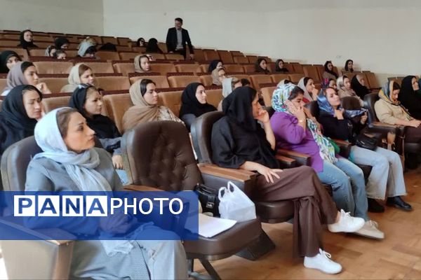 جلسه پیوند اولیا و مربیان در آموزشگاه معارف۶