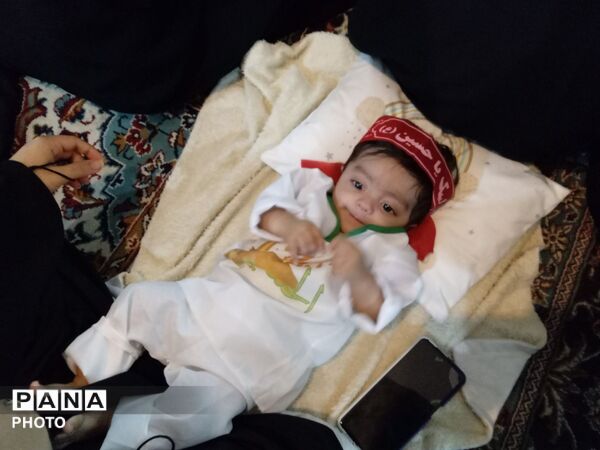 مراسم شیرخوارگان عاشورایی در مسجد پنج تن نیشابور