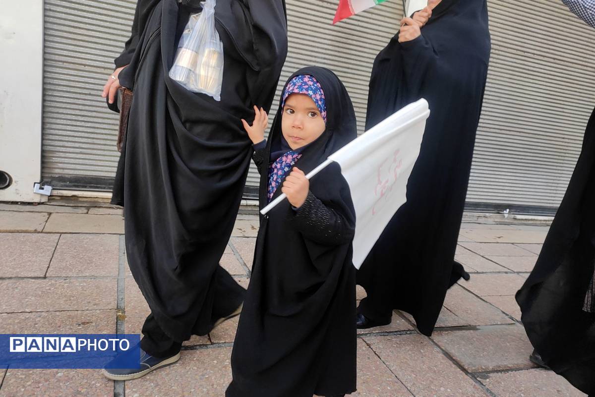 مردم انقلابی، برای وطن 