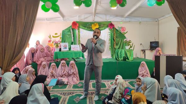 جشن ولادت حضرت علی( ع) و روز پدر در دبستان شاهد حاج تقی آقا بزرگ ناحیه یک مشهد