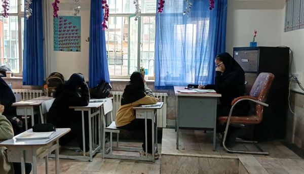 مشارکت دانش آموزان در اداره مدرسه با اجرای طرح مدام