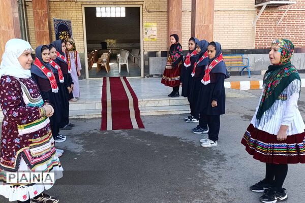 تقسیم مهربانی با شور عاطفه‌ها در مدارس خراسان شمالی