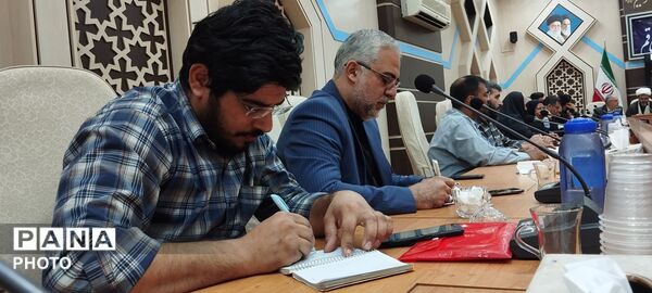 جلسه هیات امنای یادمان‌های شهدای گمنام استان قم