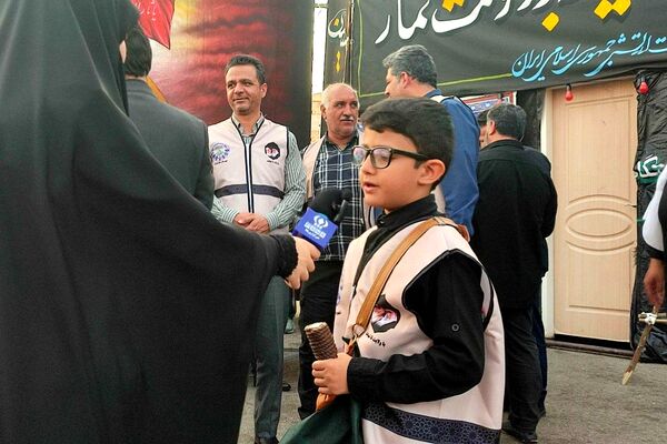 خدمت‌رسانی دانش‌آموزان در موکب «عشاق‌الحسین(ع)» سازمان دانش آموزی شهرستانهای تهران