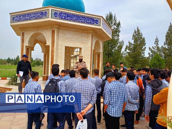 اردوی آموزشی تیراندازی و بازدید از موزه و مزار شهدای گمنام در شهرستان بروجرد