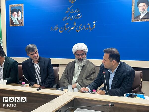 شورای آموزش و پرورش شهرستان ملارد پای میز بررسی مسائل تعلیم و تربیت