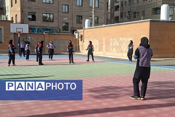 مسابقات ورزشی بین مدارس جام اقتدار ایران در دبیرستان نمونه‌دولتی ولایت