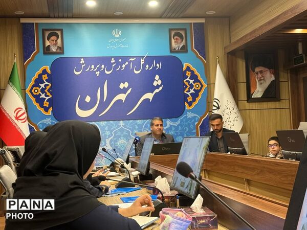 تقدیر از دانش‌آموزخبرنگاران، نمایندگان مجلس و مجامع دانش‌آموزی در نشست گفت‌وگوی بین‌نسلی تهران
