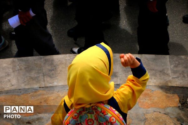 راهپیمایی روز قدس همزمان با تشییع شهید اقتدار در جهرم