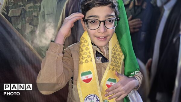 طنین رجزهای دانش‌آموزان پیشتاز در همایش شبانه‌ فارسان