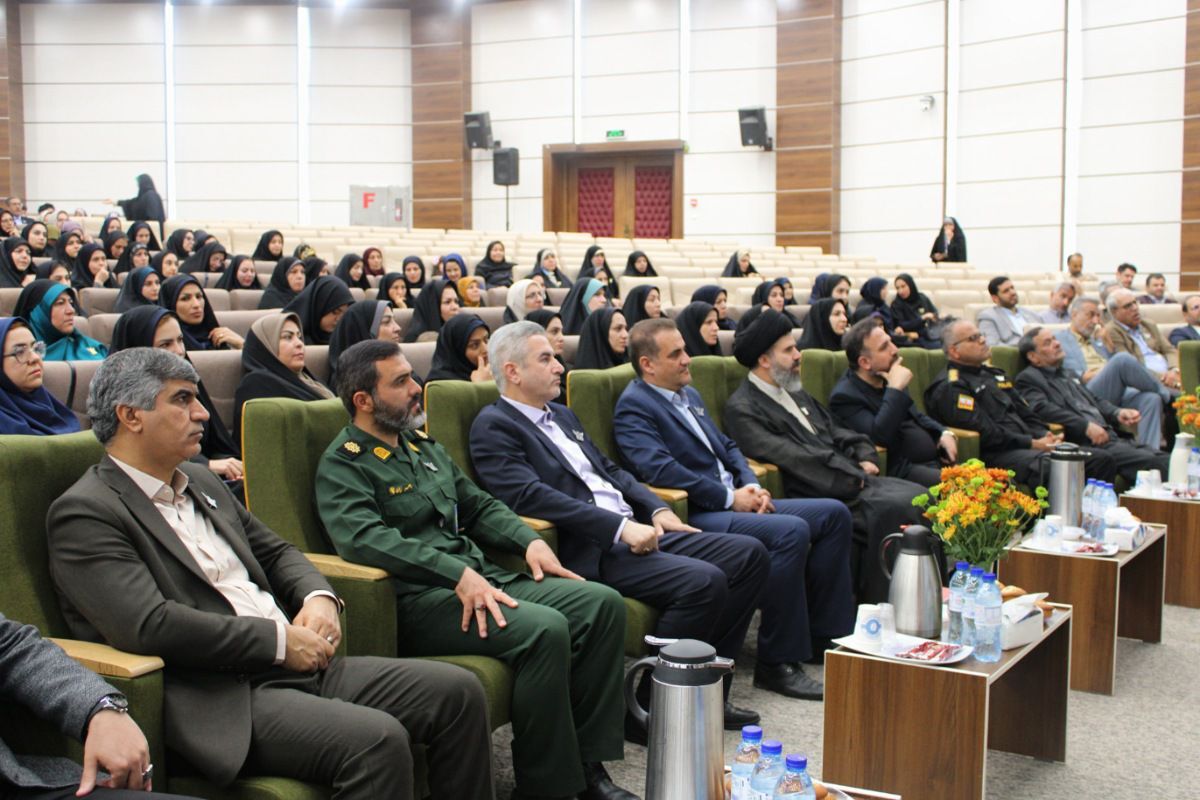 مراسم بزرگداشت مقام معلم در پردیس