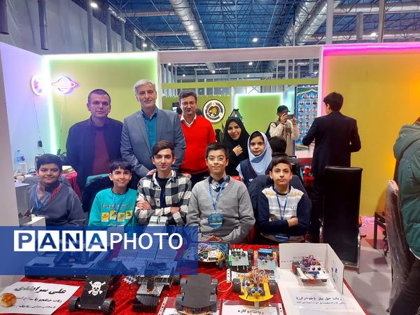 افتتاحیه غرفه رباتیک ناحیه۶ مشهد در نمایشگاه بین‌المللی مشهد 