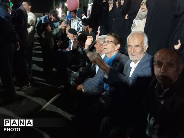 از دیروز تا امروز همیشه پای انقلاب