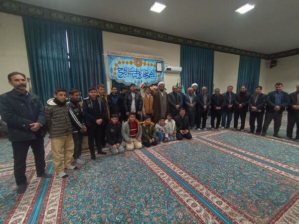حضور پرشور دانش‌آموزان خدا‌آفرین در نماز عبادی ـ سیاسی جمعه