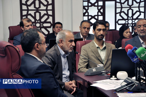 آیین افتتاح مرکز تسهیل تأمین مالی تولید و رونمایی از سامانه جامع تسهیلات اشتغال‌زایی کشور