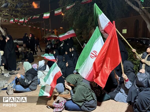 میدان داری دانش‌آموزان و معلمان یزدی