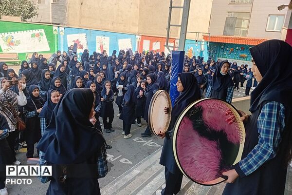 حضور دانش آموزان مدارس حاتم، مجتهده امین و محمد علی تحصیلی در جشن ولادت حضرت زینب (س)