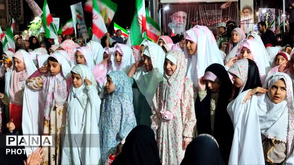تجمعات مردمی نجف آباد همراه با جشن تکلیف دختران و اقامه نماز استغاثه