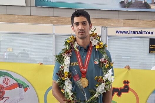 بازگشت قهرمانان با مدال طلای تکواندو کره جنوبی به شیراز