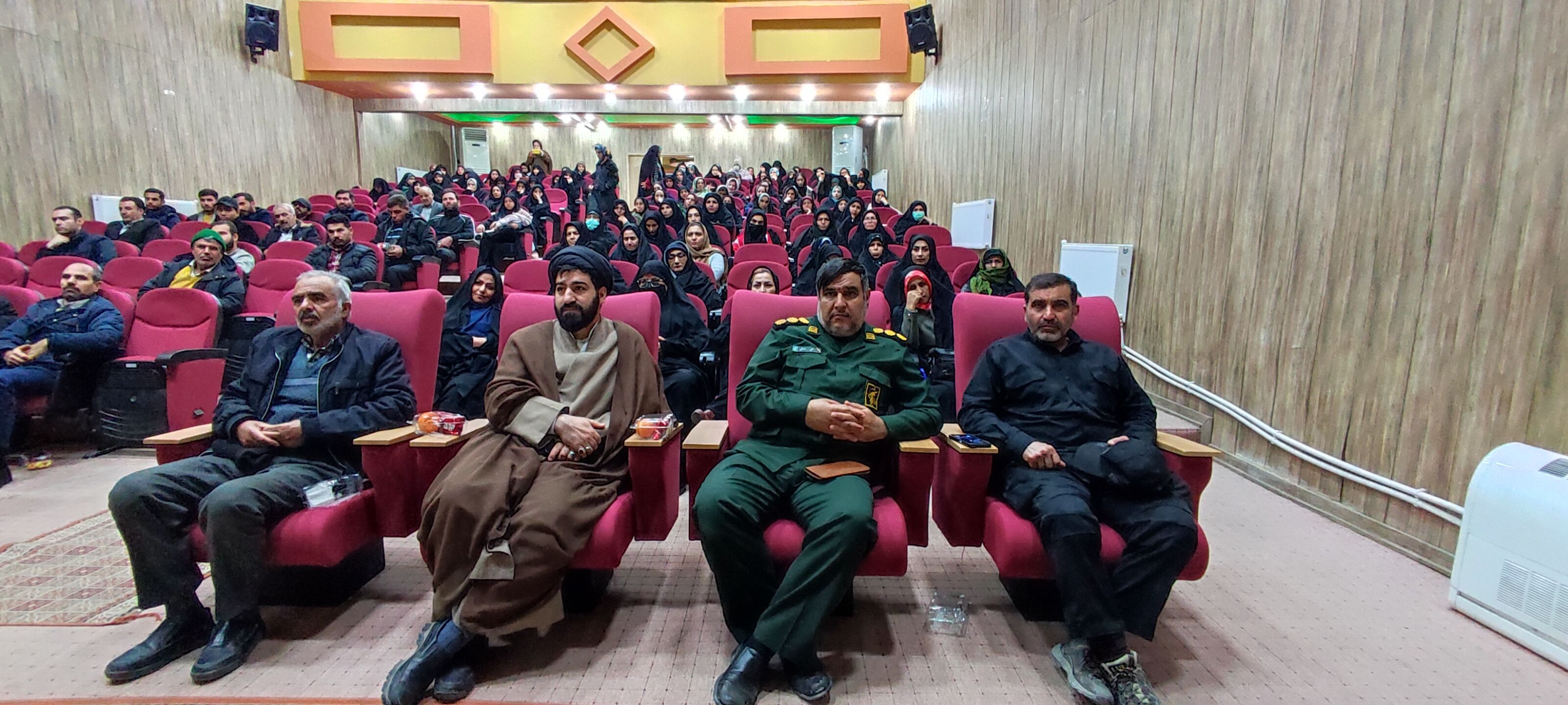 کارگاه آموزشی تسهیل گری جوانی جمعیت در اداره سازمان تبلیغات شهرستان شیروان