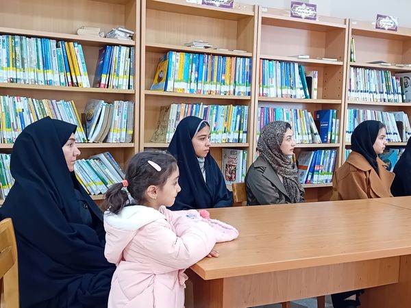 قرائت وصیت‌نامه امام خمینی(ره) در کتابخانه شهید بهشتی