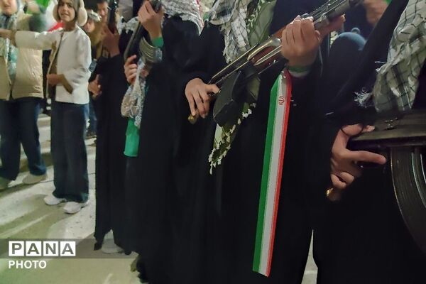شیعه امام خود را تنها نمی گذارد 