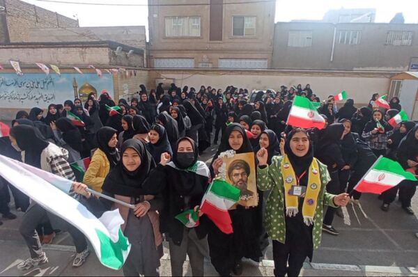 مراسم گرامیداشت شهدای مقاومت در دبیرستان گلشن آزادی مشهد