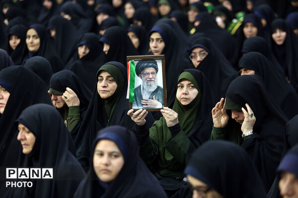 آیین خطبه خوانی خادمان حرم حضرت معصومه(س) در روز دختر