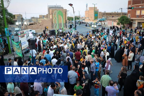 غدیر کیلومتری کاشان؛ جشن بی‌وقفه‌ی ولایت در چهارراه نماز