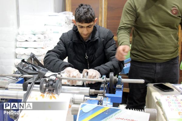 درخشش توانمندی‌های دانش‌آموزان استثنایی در نمایشگاه مشاغل خرد شمالغرب کشور