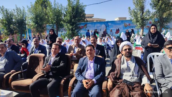نواختن زنگ مهر در مدارس شهرستان خرم‌دره 