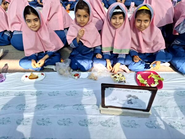 روز جهانی تخم‌مرغ در دبستان شهید هادی آریایی 