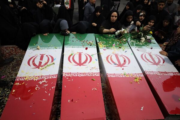 برگزاری مراسم باشکوه استقبال از شهدای گمنام در کرج 