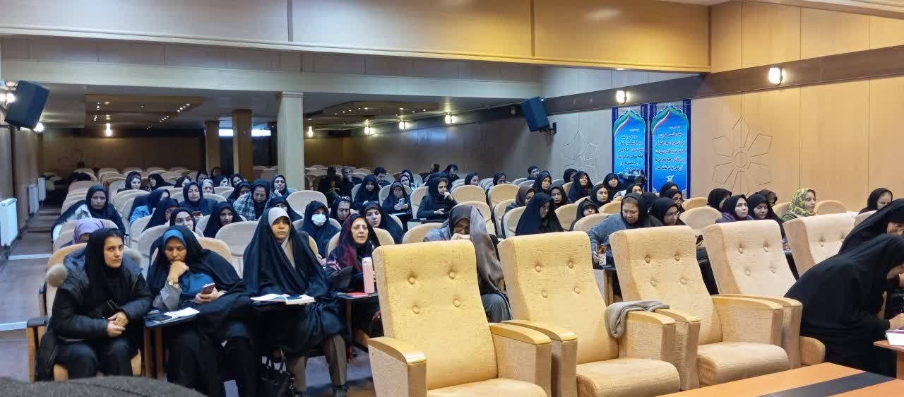 برگزاری دوره ضمن خدمت «هوش مصنوعی در آموزش»