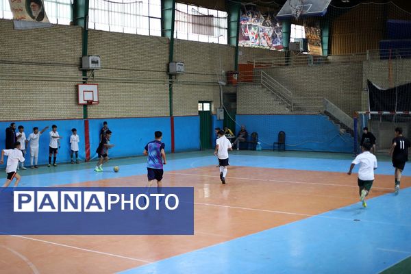 مسابقات قهرمانی فوتسال در منطقه کهریزک 