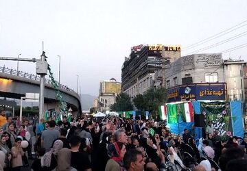 حال و هوای مردم در راهپیمایی 10 کیلومتری تهران 