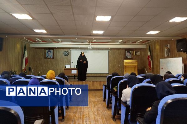 کارگاه آموزشی مراقبین و رابطین سلامت با محوریت آنفلونزا، تغذیه سالم، دخانیات