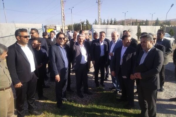 وزیر نیرو از سامانه‌های دانش‌بنیان تصفیه فاضلاب غرب صدرا بازدید کرد