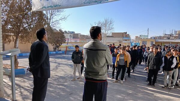 آیین تجلیل و قدردانی از برترین‌های مسابقات فوتسال درون مدرسه‌ای در دبیرستان امام رضا (ع) 