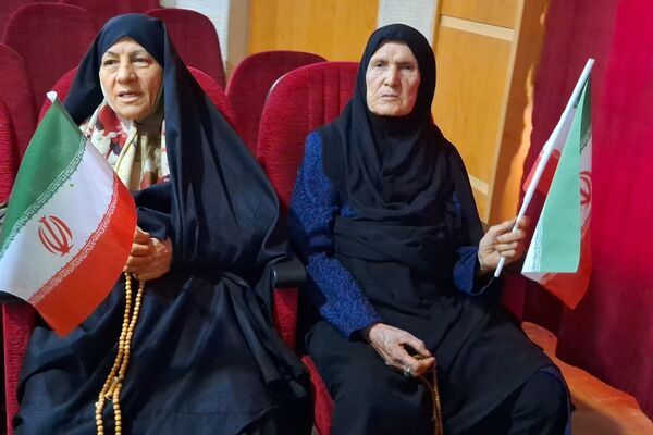 همایش الگوی سوم زن مسلمان در فرهنگسرای طاووسی شیراز