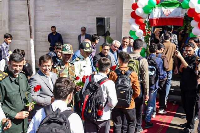 آغاز سال تحصیلی جدید با شور و نشاط دانش‌آموزان