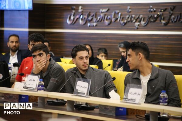 تجلیل از دانش‌آموزان ورزشکار و قهرمان آذربایجان شرقی